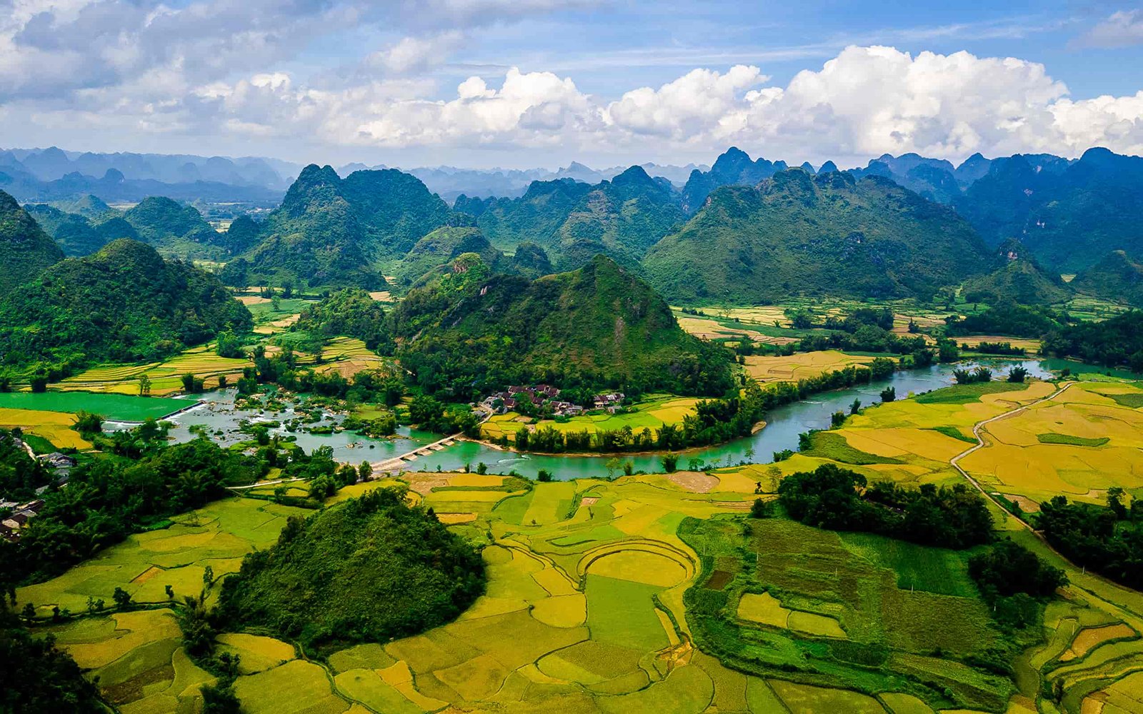 Guide to Vietnam